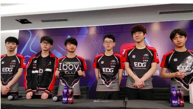 中夺得冠军 中夺得冠军