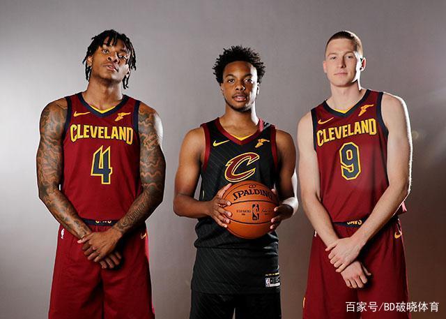 他的篮板保 他的篮板保