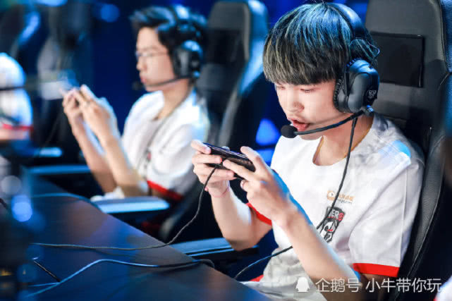 他始终保持 他始终保持