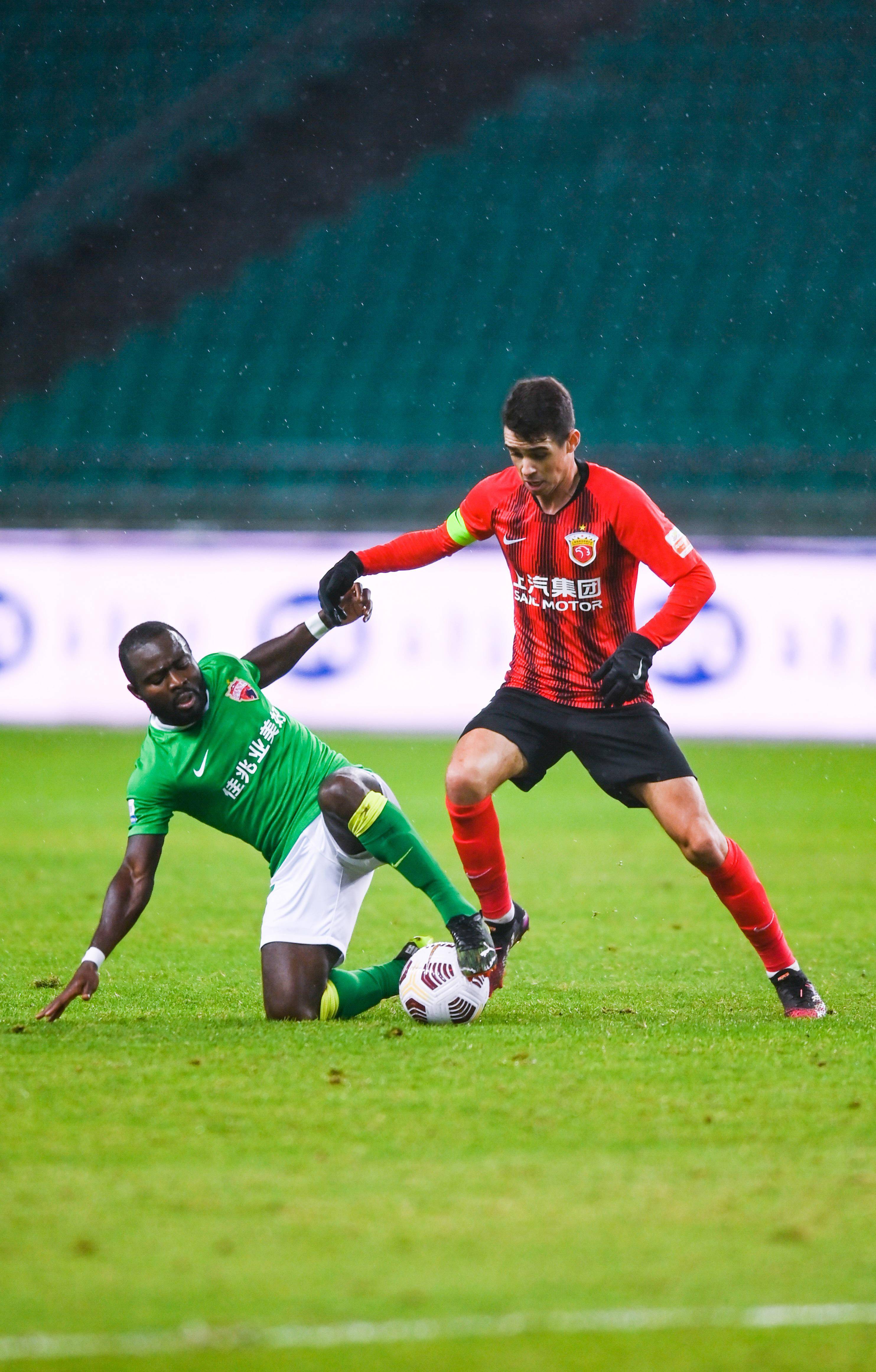 奇控卫惨遭 奇控卫惨遭