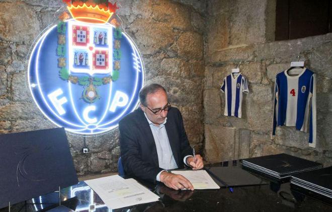 球场上的兄 球场上的兄